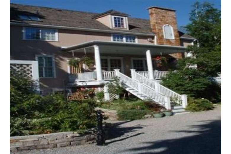 Simcoe Manor Country Inn - Canada, Ontario, Niagara-on-the-Lake